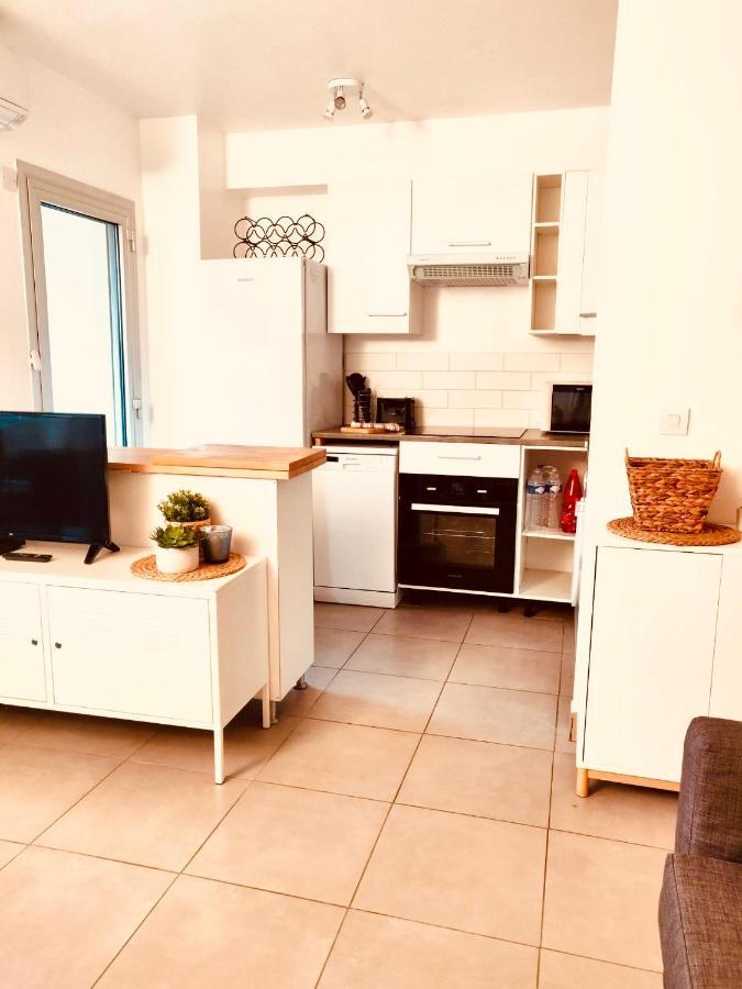 Mandelieu Grand Studio Avec Piscine Et Proche De La Mer Eksteriør bilde