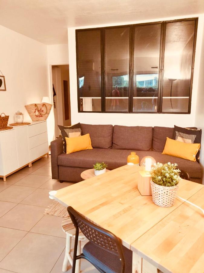 Mandelieu Grand Studio Avec Piscine Et Proche De La Mer Eksteriør bilde