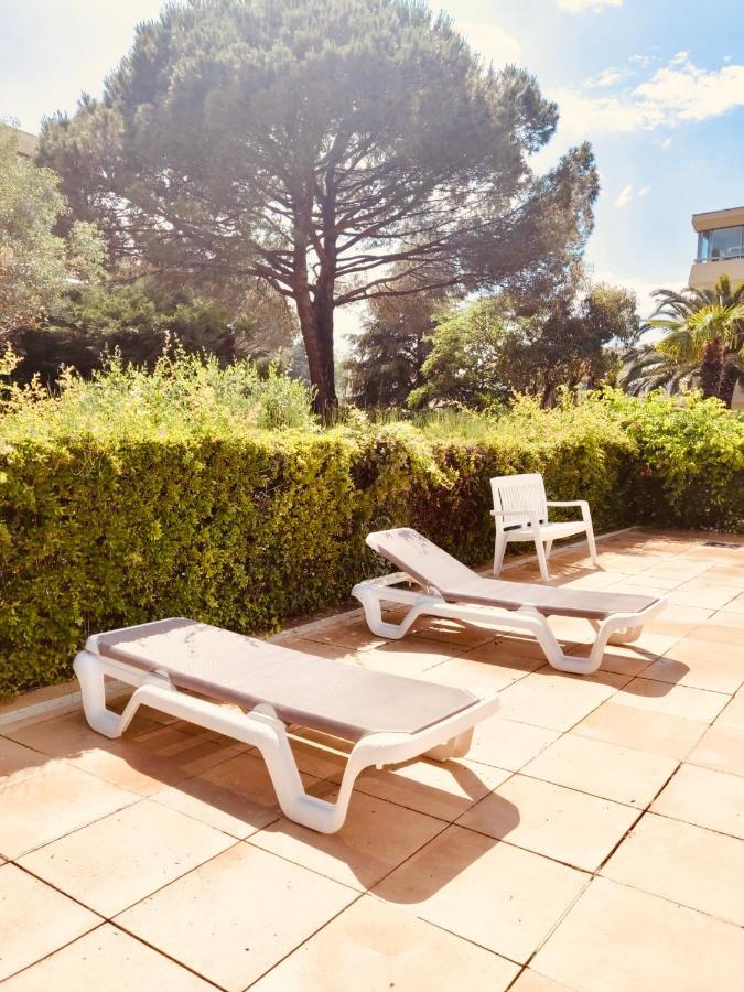 Mandelieu Grand Studio Avec Piscine Et Proche De La Mer Eksteriør bilde